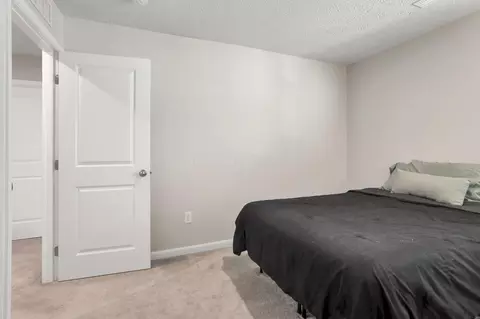 Bedroom - 224 Mackinac Dr, Springfield, OH 45505 photo 6 of 9