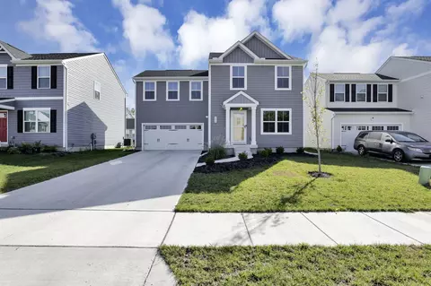 Exterior - 224 Mackinac Dr, Springfield, OH 45505 photo 2 of 7