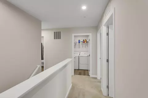 Entry Way - 224 Mackinac Dr, Springfield, OH 45505 photo 5 of 9
