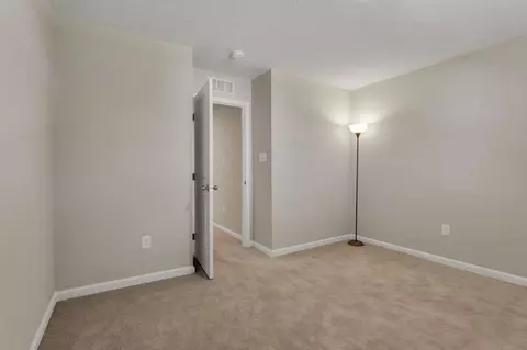 Bedroom - 224 Mackinac Dr, Springfield, OH 45505 photo 8 of 9