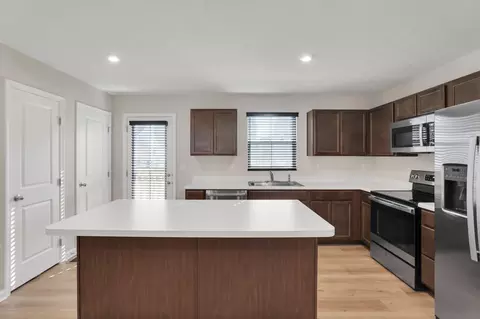 Kitchen - 224 Mackinac Dr, Springfield, OH 45505 photo 3 of 6