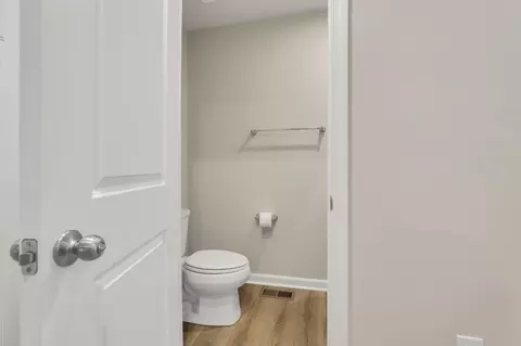 Entry Way - 224 Mackinac Dr, Springfield, OH 45505 photo 3 of 9