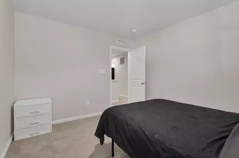 Bedroom - 224 Mackinac Dr, Springfield, OH 45505 photo 5 of 9