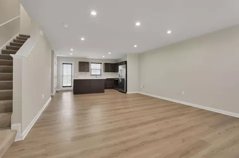 Living - 224 Mackinac Dr, Springfield, OH 45505 photo 1 of 5