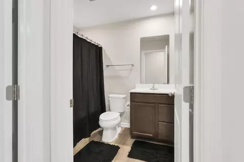 Entry Way - 224 Mackinac Dr, Springfield, OH 45505 photo 8 of 9