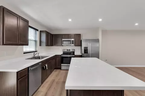 Kitchen - 224 Mackinac Dr, Springfield, OH 45505 photo 4 of 6