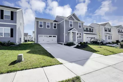 Exterior - 224 Mackinac Dr, Springfield, OH 45505 photo 3 of 7