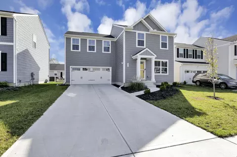 Exterior - 224 Mackinac Dr, Springfield, OH 45505 photo 4 of 7