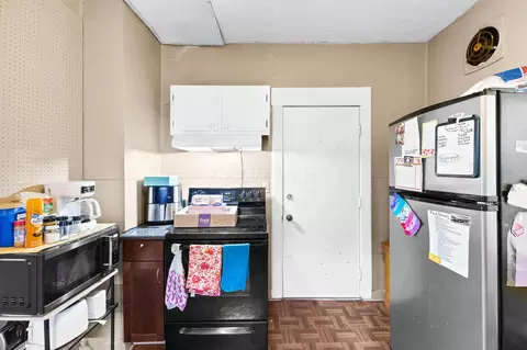 Kitchen - 552 N Prospect St, Marion, OH 43302 photo 1 of 2