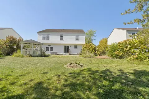 Exterior - 112 Spring Brook Ct, Pataskala, OH 43062 photo 6 of 8