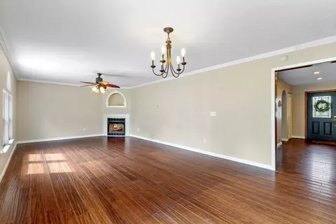 Living - 112 Spring Brook Ct, Pataskala, OH 43062 photo 4 of 11