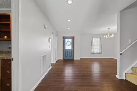 Entry Way - 112 Spring Brook Ct, Pataskala, OH 43062 photo 1 of 5