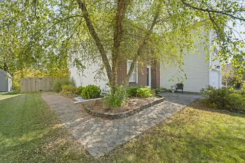 Exterior - 112 Spring Brook Ct, Pataskala, OH 43062 photo 3 of 8