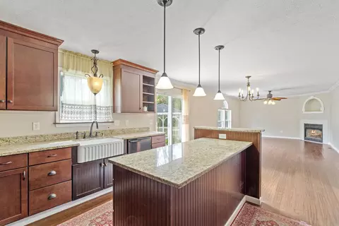 Kitchen - 112 Spring Brook Ct, Pataskala, OH 43062 photo 8 of 10