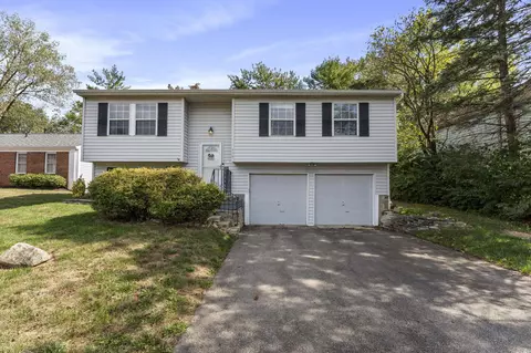 4960 Honeysuckle Blvd, Columbus, OH 43230