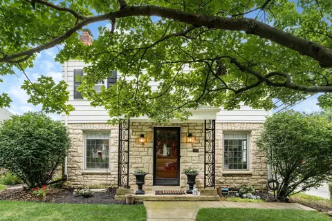 1052 S Roosevelt Ave, Columbus, OH 43209