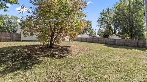 Exterior - 587 Normandy Dr, Marion, OH 43302 photo 7 of 12