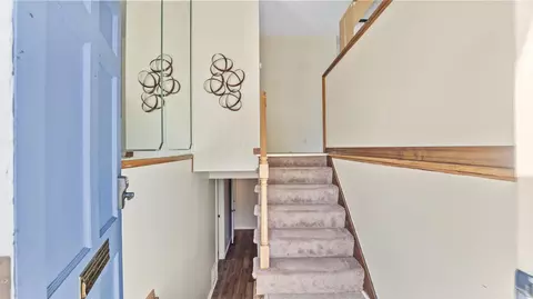 Entry Way - 587 Normandy Dr, Marion, OH 43302 photo 1 of 1