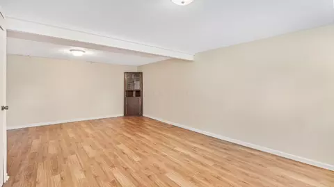 Living - 587 Normandy Dr, Marion, OH 43302 photo 5 of 5