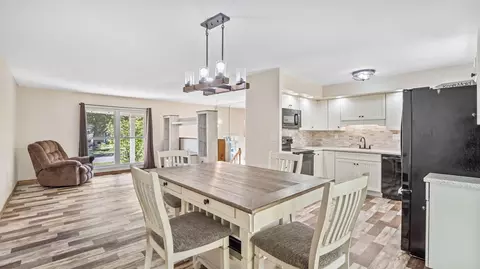 Dining - 587 Normandy Dr, Marion, OH 43302 photo 3 of 4