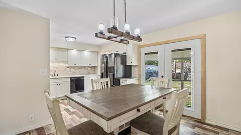 Dining - 587 Normandy Dr, Marion, OH 43302 photo 2 of 4