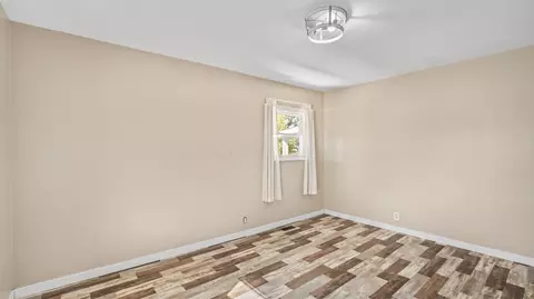 Bedroom - 587 Normandy Dr, Marion, OH 43302 photo 4 of 10