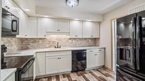 Kitchen - 587 Normandy Dr, Marion, OH 43302 photo 1 of 3