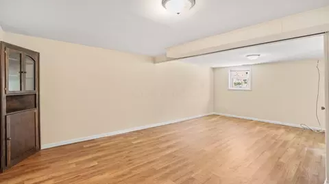 Living - 587 Normandy Dr, Marion, OH 43302 photo 4 of 5
