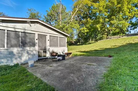 214 E Cliff St, Baltimore, OH 43105 photo 7