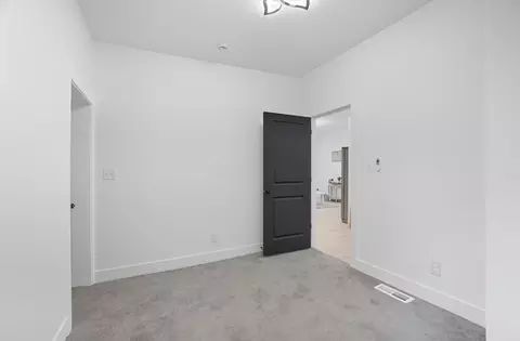 Bedroom - 828 E Main St, Columbus, OH 43205 photo 6 of 12
