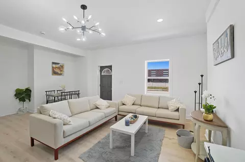 Living - 828 E Main St, Columbus, OH 43205 photo 1 of 3