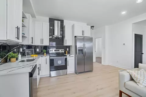 Kitchen - 828 E Main St, Columbus, OH 43205 photo 2 of 9