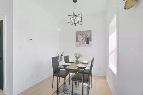 Dining - 828 E Main St, Columbus, OH 43205 photo 3 of 4