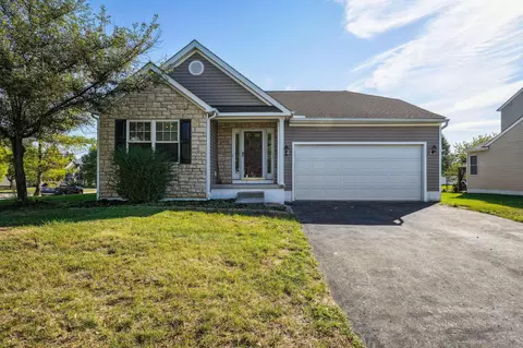 3174 Sitka Spruce Dr, Grove City, OH 43123