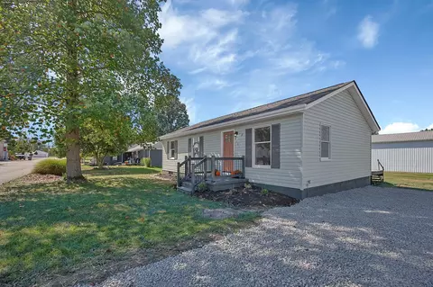 8061 Maple St, Thurston, OH 43157 photo 2