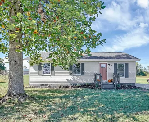 8061 Maple St, Thurston, OH 43157
