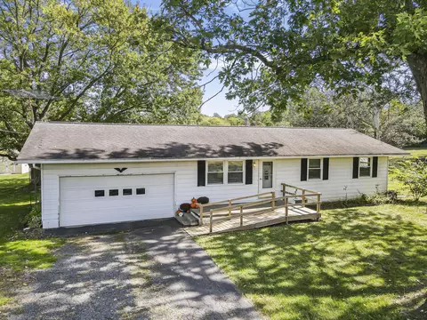 8369 Somerset Rd, Thornville, OH 43076