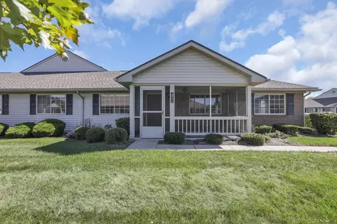 472 Virginia Ct, Pataskala, OH 43062