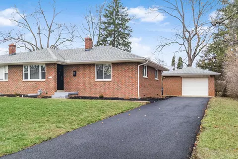 3070 Lotz Dr, Grove City, OH 43123