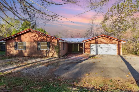 6781 Beechwood Dr, Athens, OH 45701