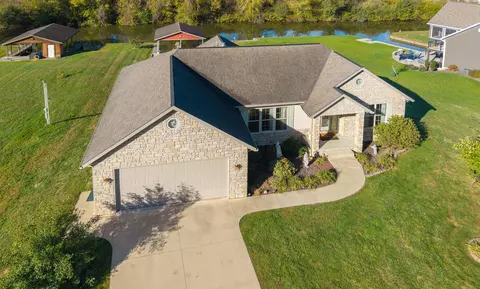 2863 Apple Valley Dr, Howard, OH 43028