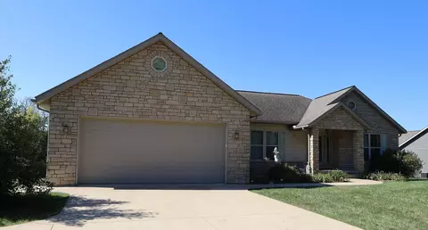 2863 Apple Valley Dr, Howard, OH 43028