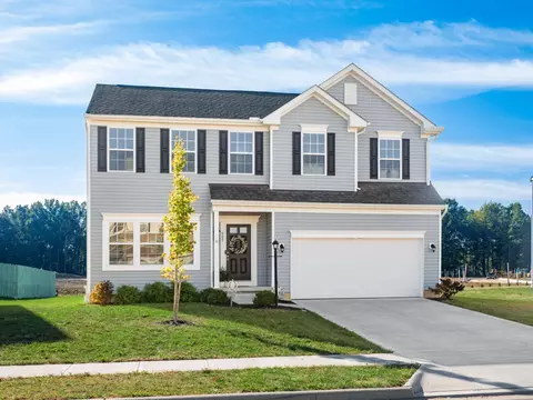 805 Saddle Ave, Pataskala, OH 43062