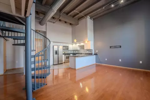 110 N 3rd St #606, Columbus, OH 43215
