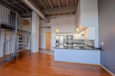 110 N 3rd St #606, Columbus, OH 43215