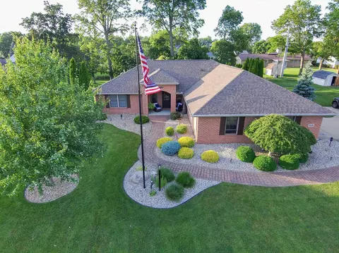 618 Linden Ln, Willard, OH 44890