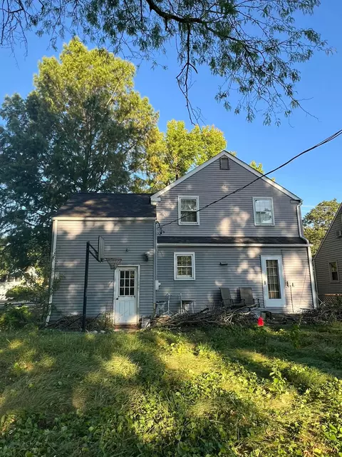 556 N Pickaway St, Circleville, OH 43113 photo 3