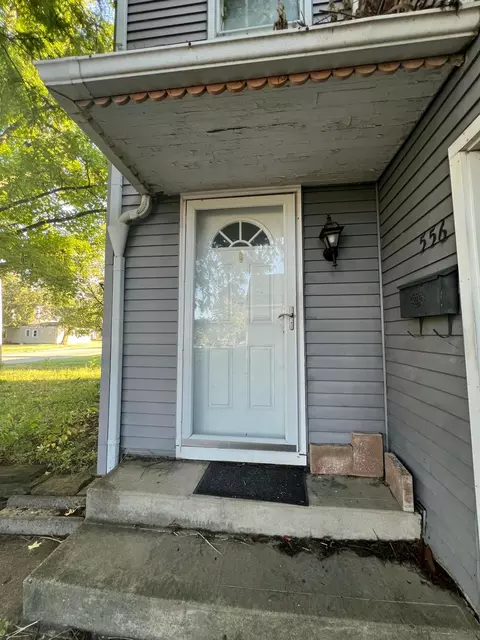 556 N Pickaway St, Circleville, OH 43113 photo 9