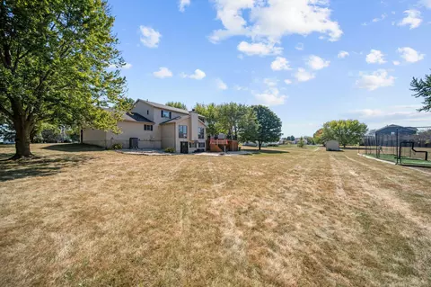 Exterior - 4415 Maple Grove Rd, Marion, OH 43302 photo 11 of 12