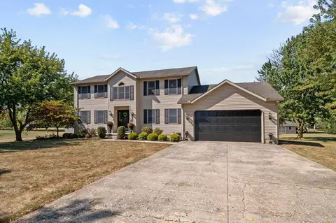 Exterior - 4415 Maple Grove Rd, Marion, OH 43302 photo 2 of 12